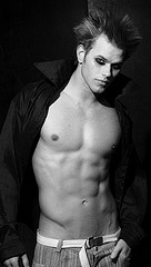 kellan lutz
